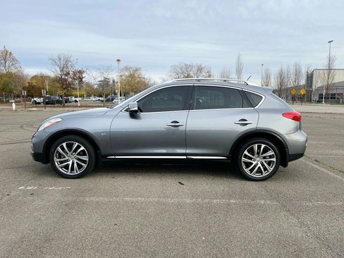 Used 2017 INFINITI QX50 2WD w/ Deluxe Touring Package image 11