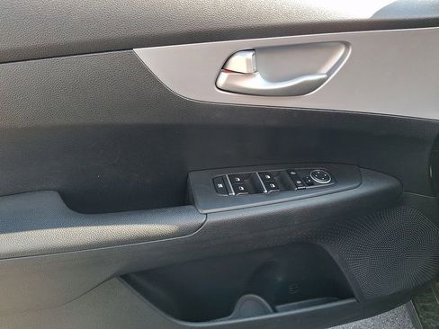 Used 2023 Kia Forte LXS w/ LXS Technology Package FWD image 13