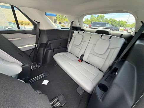 New 2026 Ford Explorer Active w/ Active Comfort Package AWD/4WD image 12