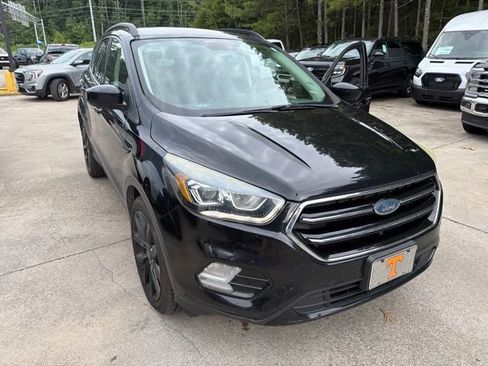 Used 2017 Ford Escape SE w/ SE Sport Appearance Package FWD image 48