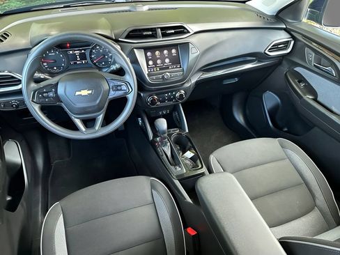 Used 2023 Chevrolet TrailBlazer LT FWD image 9