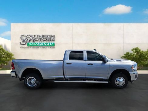 Used 2024 RAM 3500 Tradesman w/ Chrome Appearance Group AWD/4WD image 6