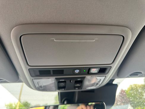 Used 2019 Honda Pilot Touring image 39