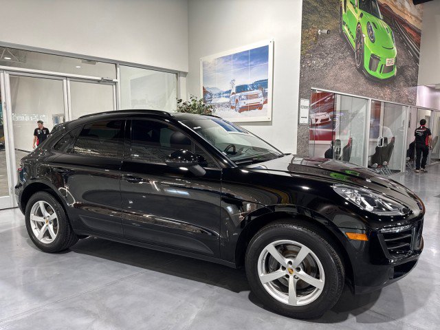 Used 2018 Porsche Macan AWD/4WD image 26