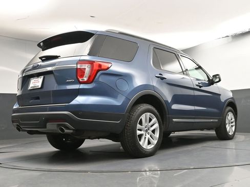 Used 2018 Ford Explorer XLT AWD/4WD image 26