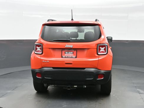 Used 2021 Jeep Renegade Latitude AWD/4WD image 5