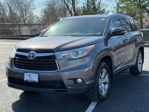 Used 2015 Toyota Highlander XLE image 10