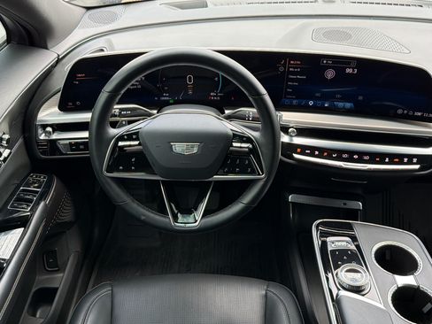 Certified 2024 Cadillac Lyriq Luxury AWD/4WD image 28