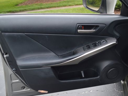 Used 2019 Lexus IS 300 F Sport w/ F Sport Package RWD image 13