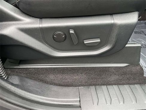 Certified 2019 Ford F150 Lariat image 30