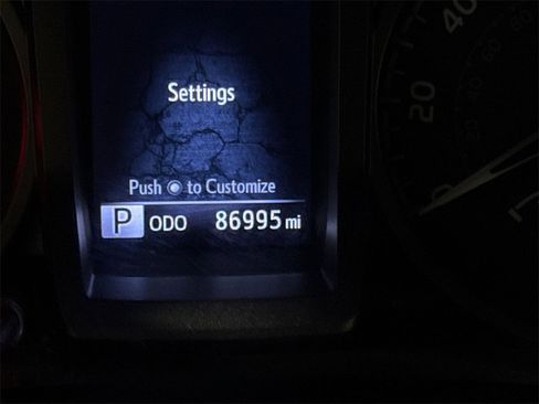 Used 2017 Toyota Tacoma TRD Sport image 12