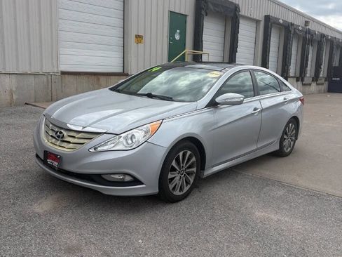 Used 2014 Hyundai Sonata Limited w/ Technology Package 05 FWD image 4
