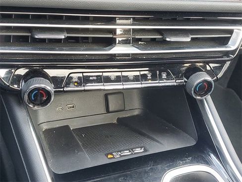 Certified 2024 Chevrolet Traverse RS w/ LPO, Floor Liner Package image 30