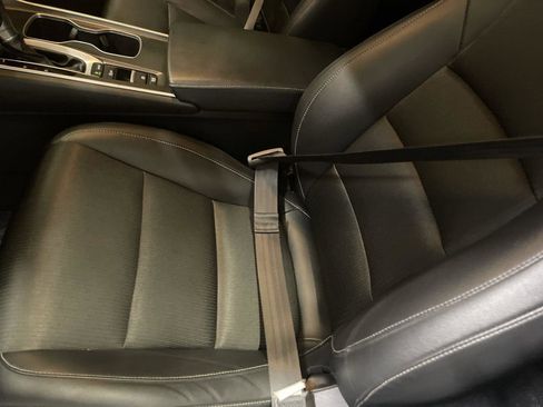 Used 2022 Honda Accord Sport image 11