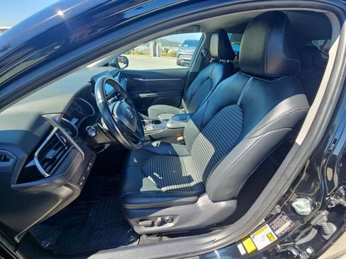 Used 2022 Toyota Camry SE w/ Convenience Package FWD image 18