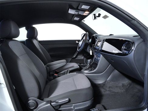 Used 2019 Volkswagen Beetle 2.0T S image 13