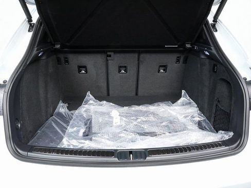 New 2026 Porsche Macan S image 32