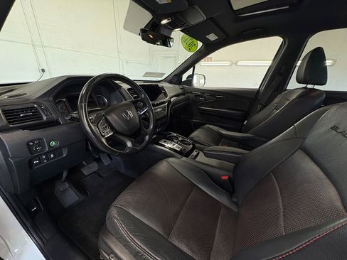 Used 2021 Honda Pilot Black Edition image 14