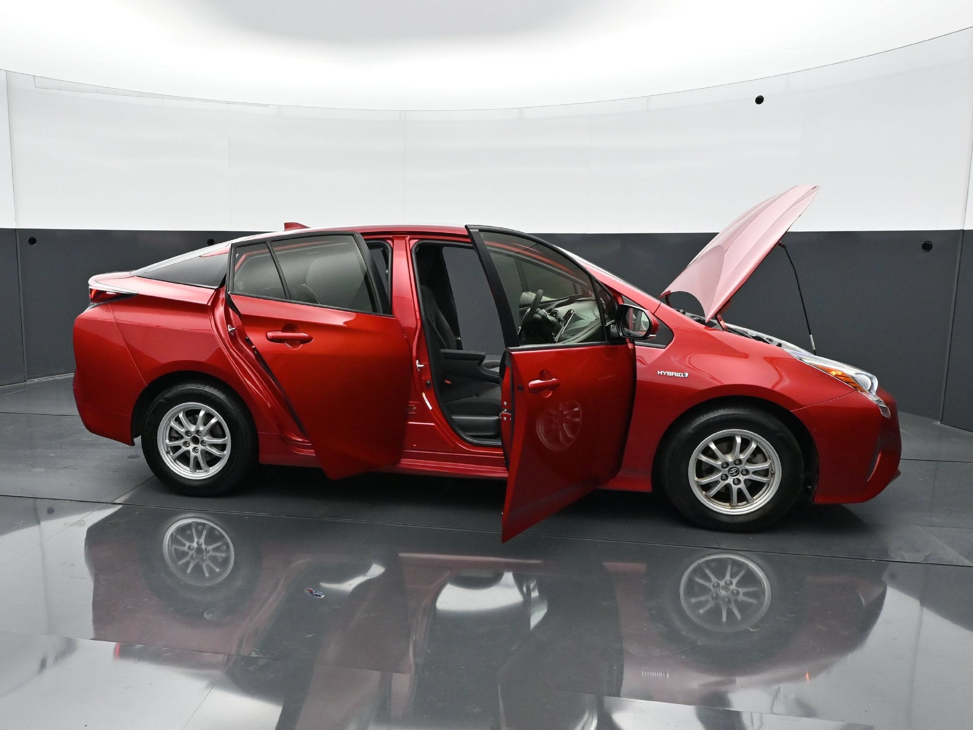 Used 2018 Toyota Prius Two w/ Prius Two Safety Plus Package FWD image 34