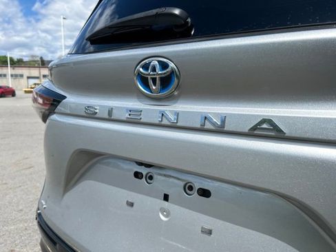 Certified 2021 Toyota Sienna Limited AWD/4WD image 40