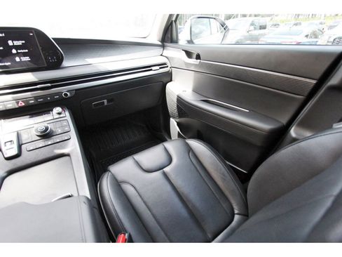 Used 2023 Hyundai Palisade Limited FWD image 12