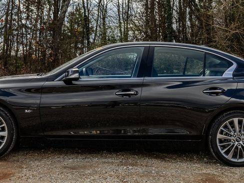 Used 2019 INFINITI Q50 Luxe image 2