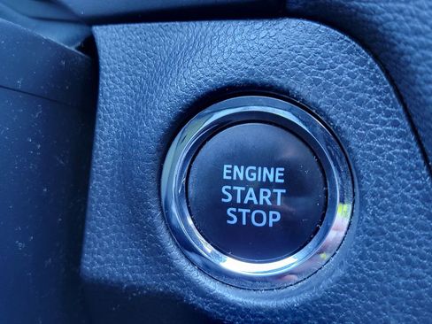 Used 2022 Toyota RAV4 XLE image 34