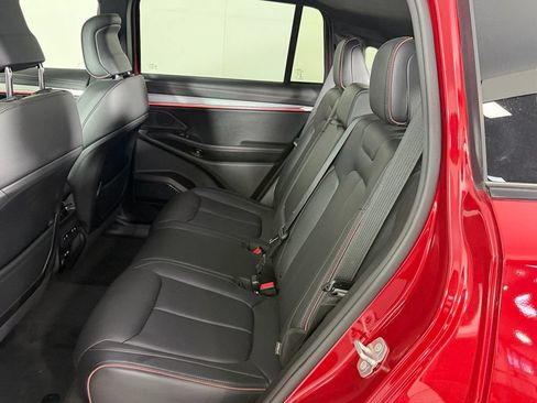 Used 2024 Jeep Wagoneer Launch Edition AWD/4WD image 29