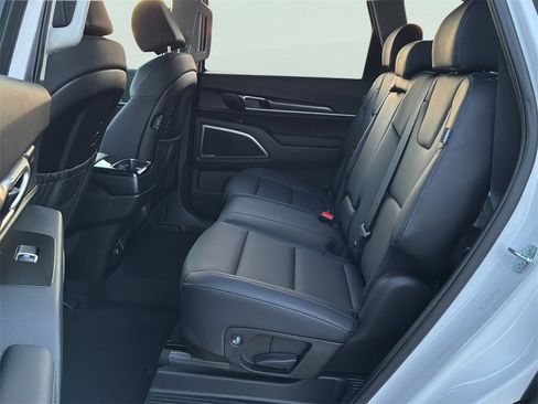 New 2025 Kia Telluride LX image 16