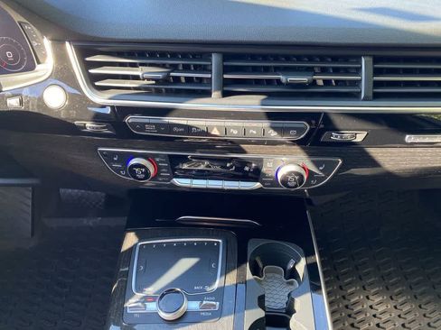 Used 2019 Audi Q7 3.0T Prestige w/ Prestige Package AWD/4WD image 25