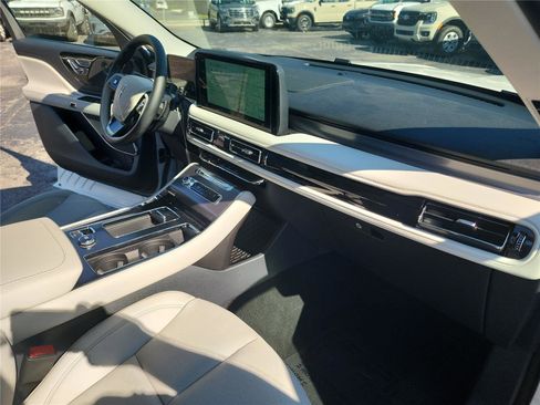New 2026 Lincoln Aviator 2WD image 27