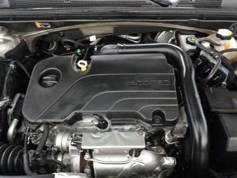 Used 2022 Chevrolet Malibu LT image 17