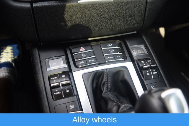Used 2018 Porsche Macan AWD/4WD image 13