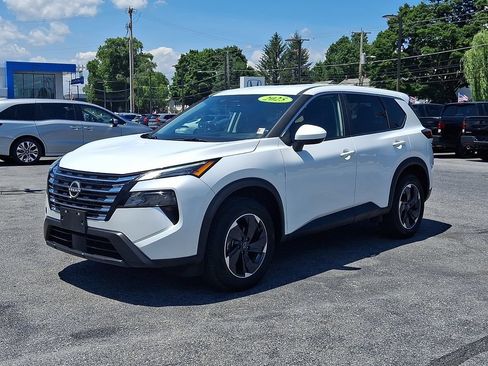 Used 2025 Nissan Rogue SV AWD/4WD image 3