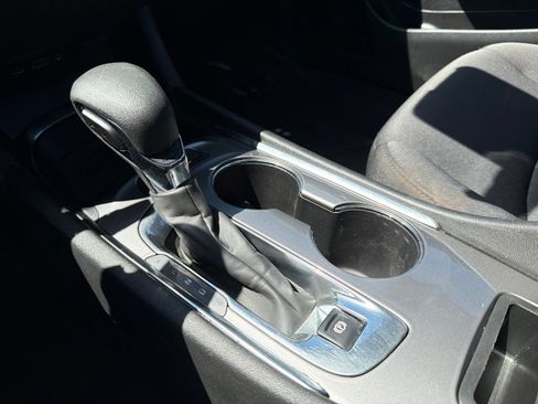 Used 2024 Chevrolet Malibu LT FWD image 24