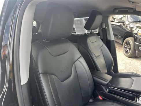 Certified 2022 Jeep Compass Limited image 28