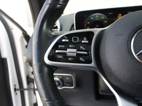 Used 2020 Mercedes-Benz GLB 250 GLB 250 image 13