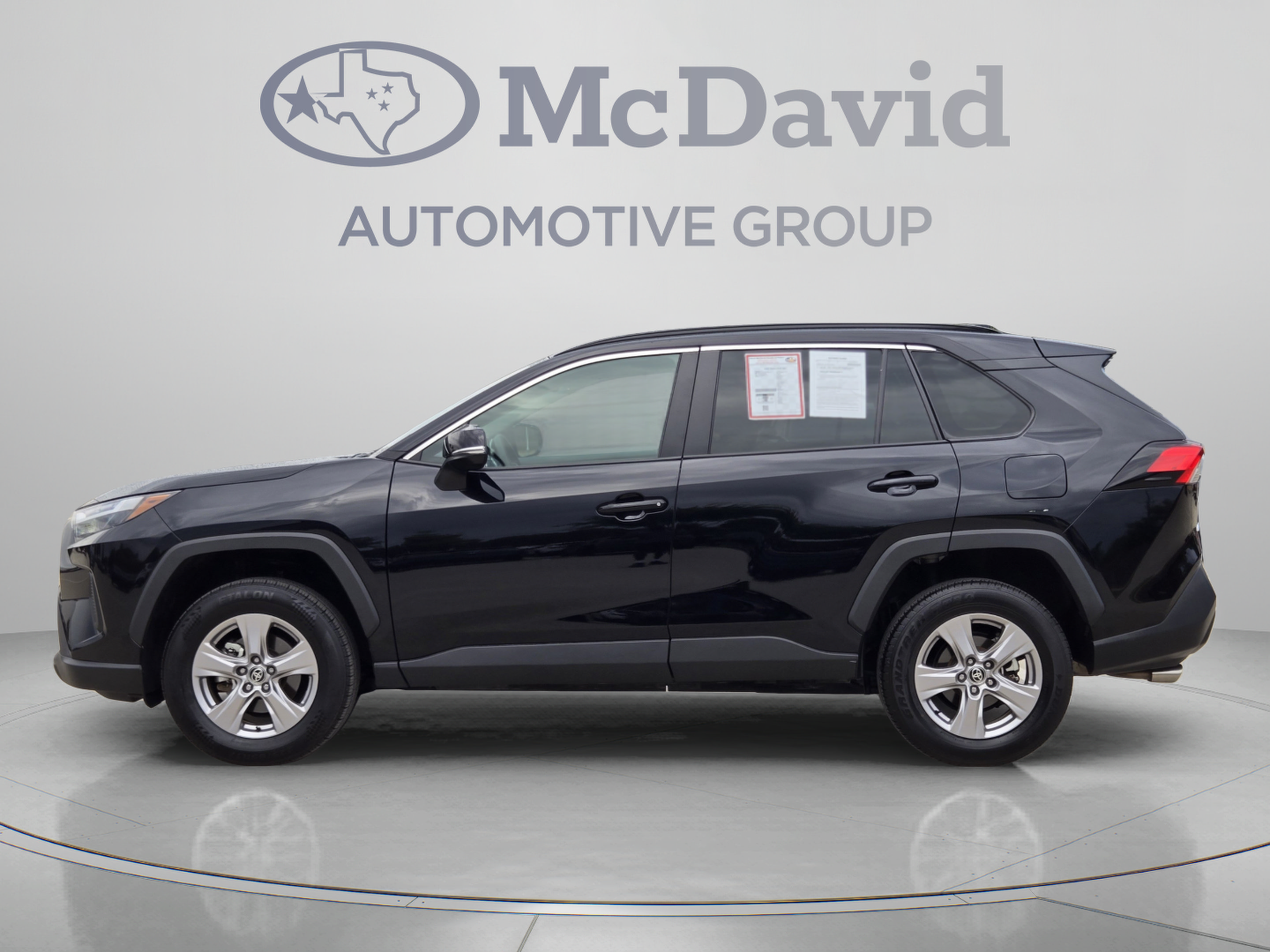 Used 2025 Toyota RAV4 XLE FWD image 2