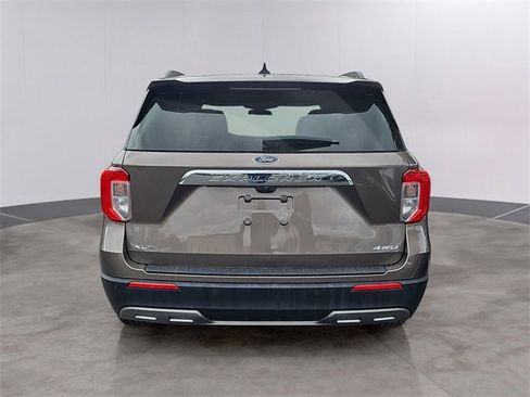 Used 2021 Ford Explorer XLT w/ Equipment Group 202A image 5