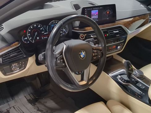 Used 2019 BMW 530e xDrive w/ Luxury Package image 12