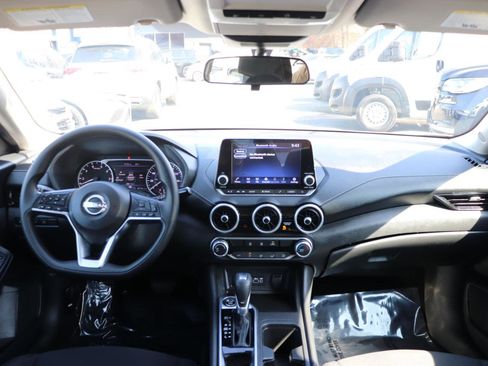 Used 2024 Nissan Sentra SV image 16