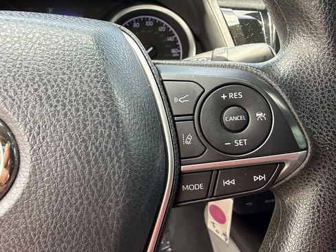 Used 2022 Toyota Camry LE FWD image 37