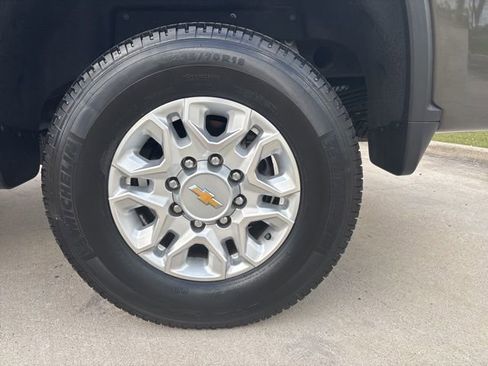 Used 2023 Chevrolet Silverado 2500 LT w/ Convenience Package image 12