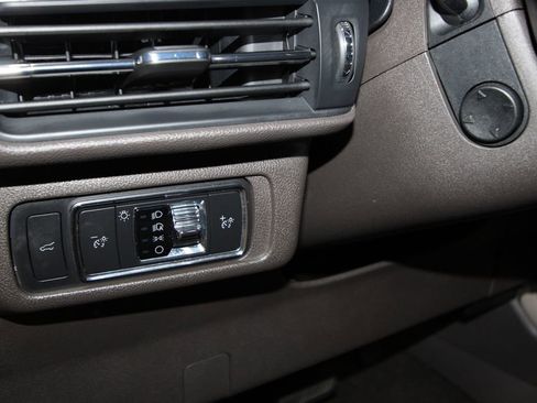 Used 2022 Lincoln Corsair Reserve w/ Luxury Package image 10