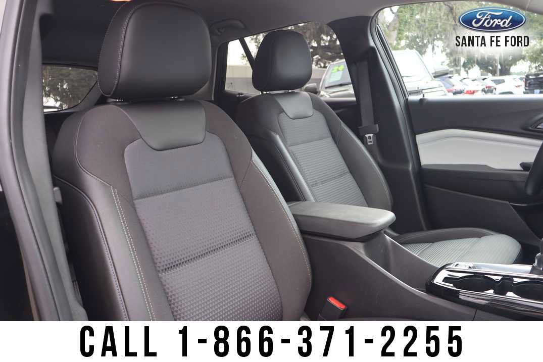 Used 2025 Chevrolet Trax LT w/ LT Convenience Package FWD image 27