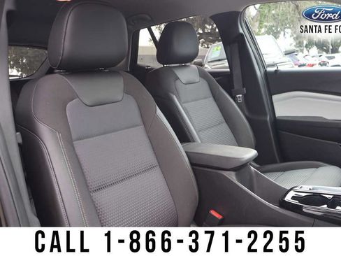 Used 2025 Chevrolet Trax LT w/ LT Convenience Package FWD image 27
