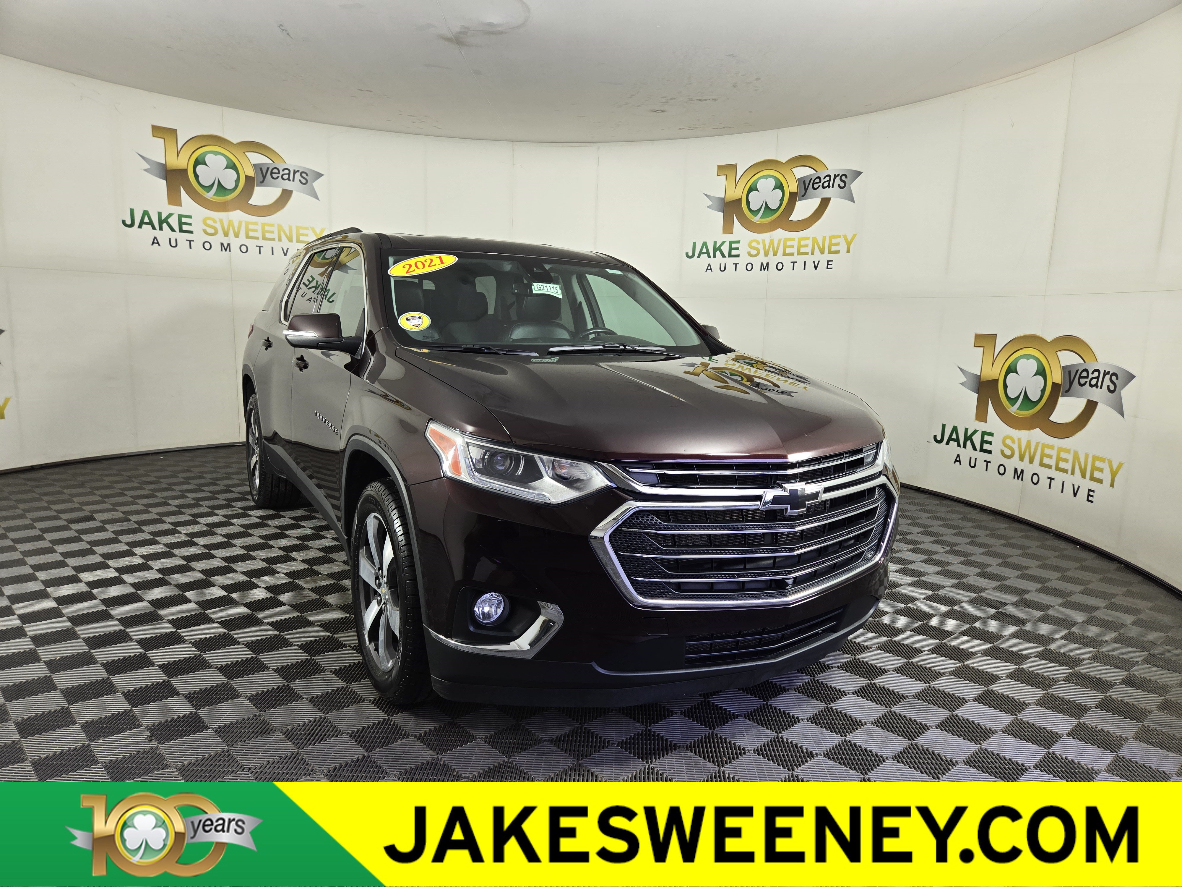 Used 2021 Chevrolet Traverse LT w/ LT Premium Package AWD/4WD image 1