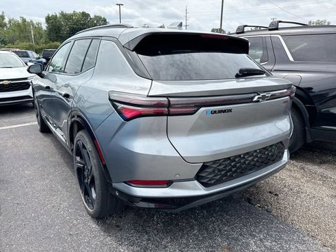Used 2024 Chevrolet Equinox EV RS FWD image 2