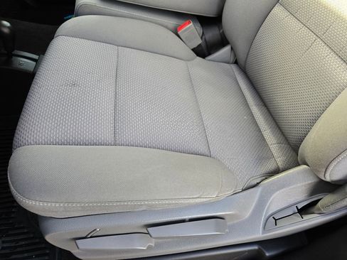 Used 2018 Chevrolet Silverado 1500 Custom w/ Custom Value Package image 14