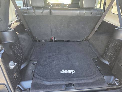 Used 2017 Jeep Wrangler Unlimited Sport w/ Quick Order Package 24S AWD/4WD image 22